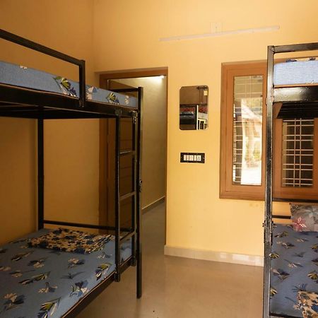 Aramana Holiday Inn Alappuzha Ngoại thất bức ảnh