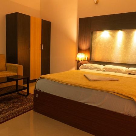 Aramana Holiday Inn Alappuzha Ngoại thất bức ảnh