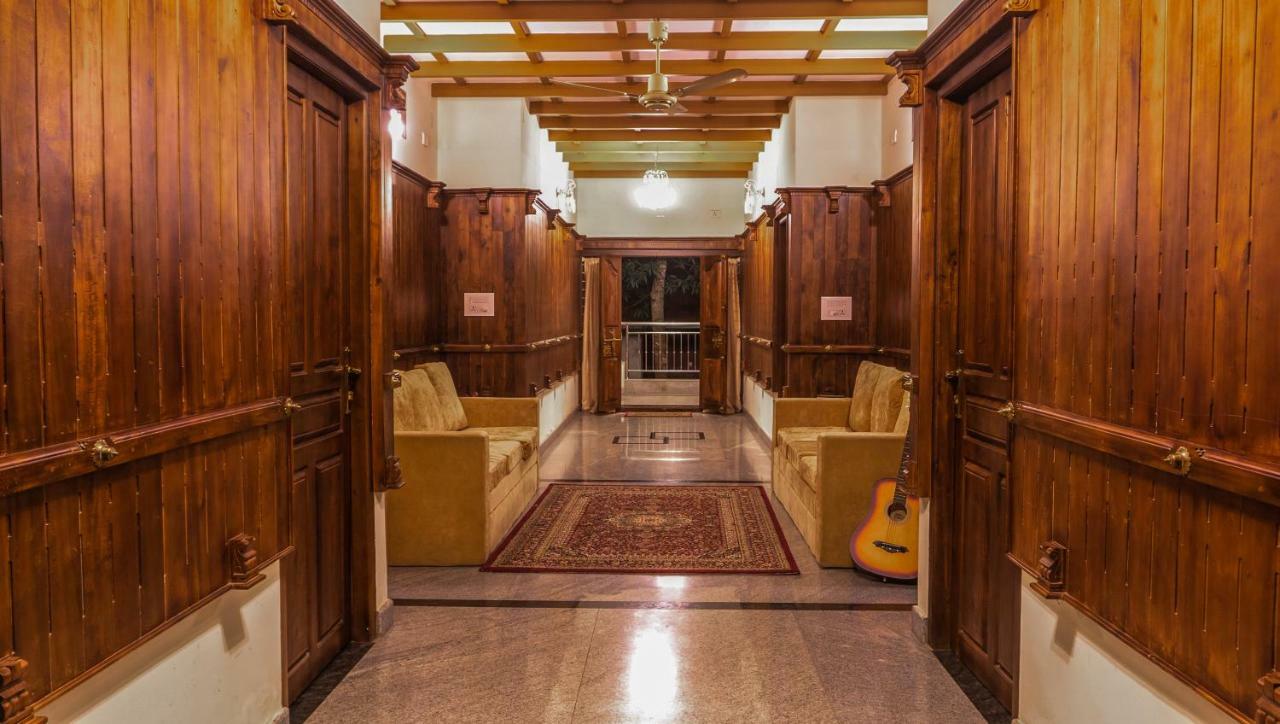 Aramana Holiday Inn Alappuzha Ngoại thất bức ảnh